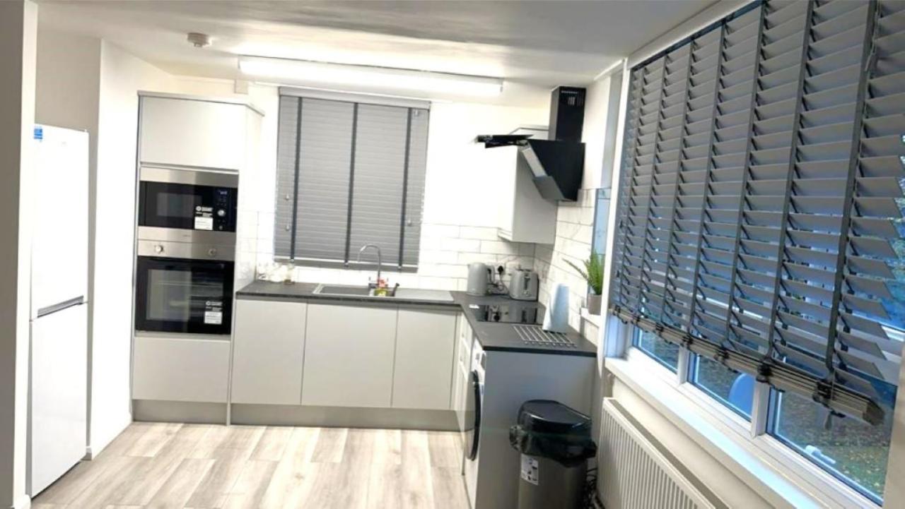 Stylish Apartment At Carlton Grove Londra Esterno foto