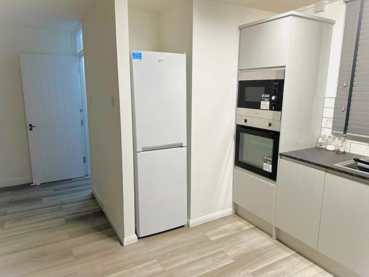 Stylish Apartment At Carlton Grove Londra Esterno foto