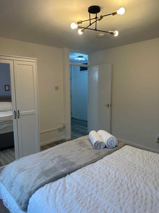 Stylish Apartment At Carlton Grove Londra Esterno foto